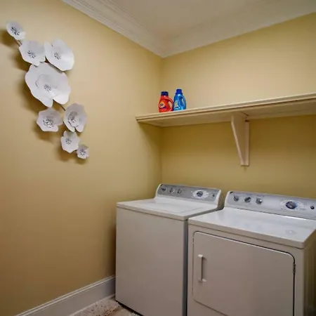 Beautiful 3Bed Townhome In Historic Downtown Savannah Exterior photo